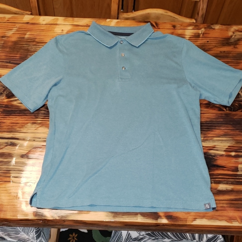 Eddie Bauer Shirt.  Men's Size M. In EUC!